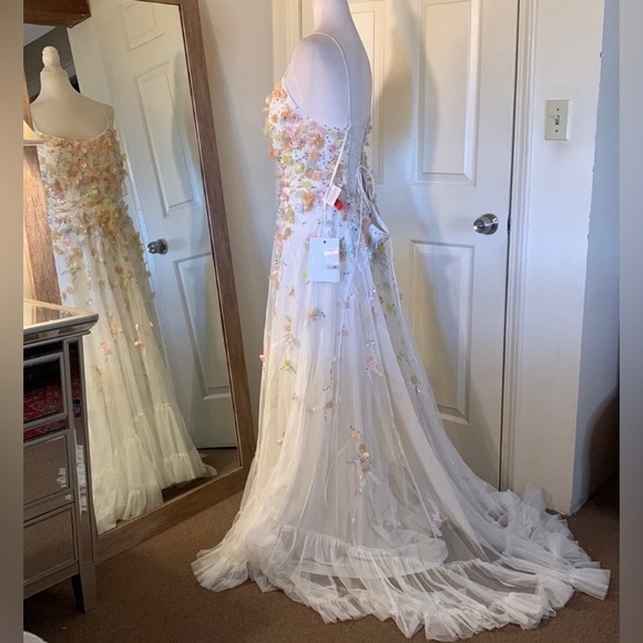 MAC DUGGAL
Beaded 3D Flower Cami Ruffled Hugh Low Lace Up Gown - Picture 6 of 15